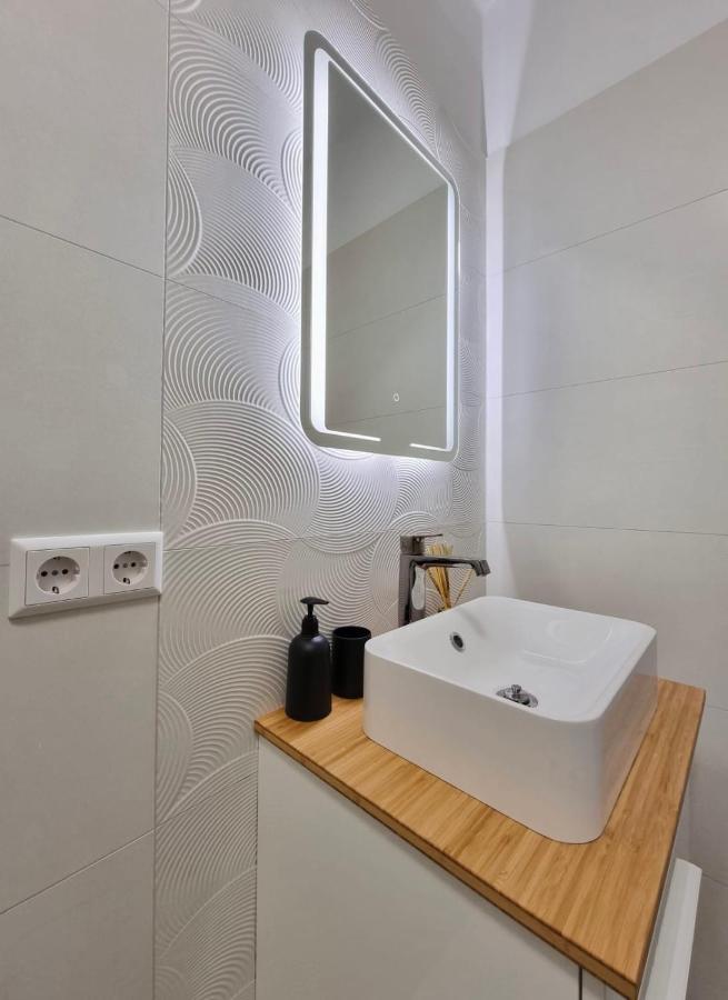 Bamo Studio - City Living Downtown Клагенфурт Екстериор снимка