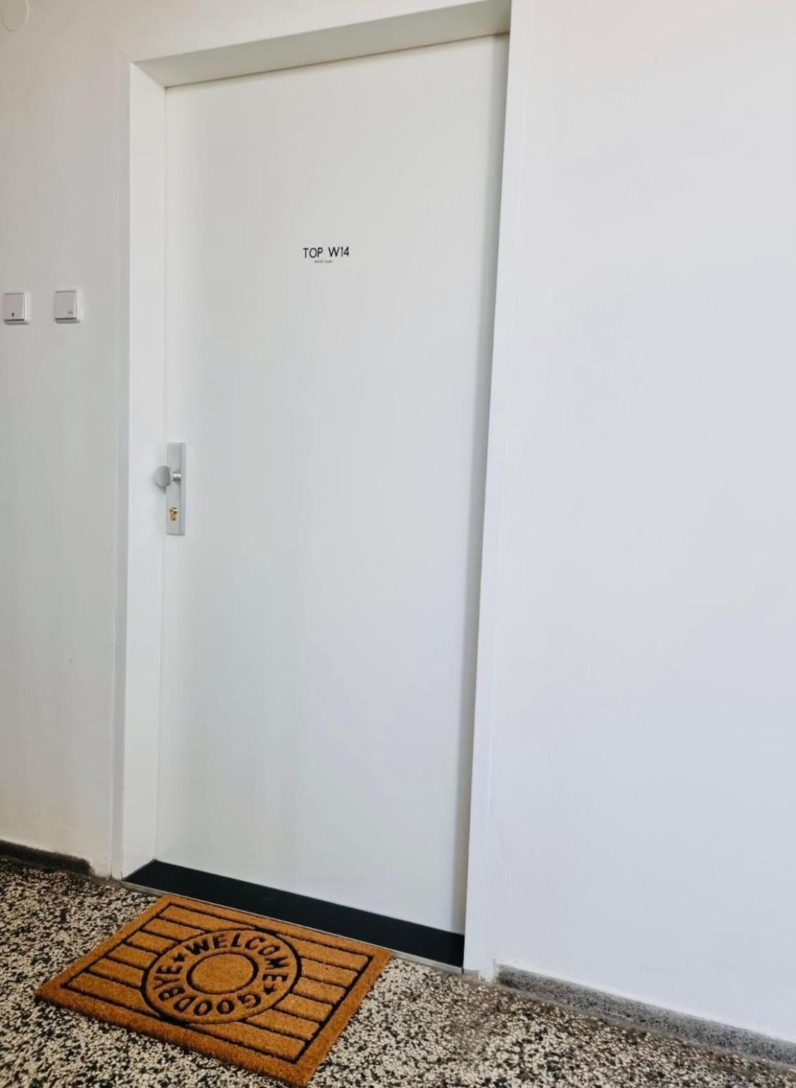 Bamo Studio - City Living Downtown Клагенфурт Екстериор снимка